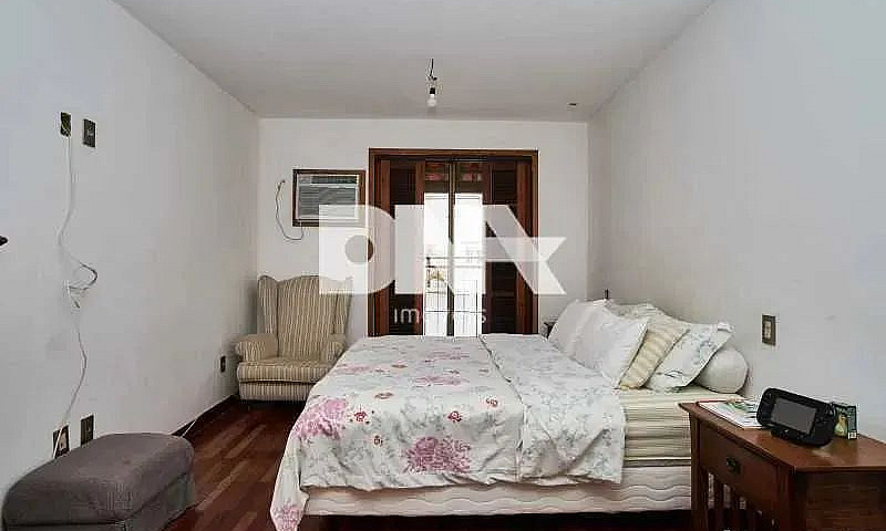 Casa De Rua - / Resi...