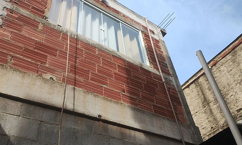 Casa De Frente Pra R...