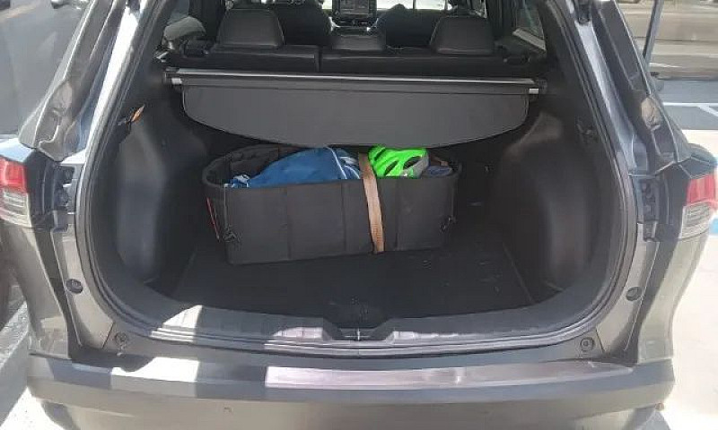 Toyota Corolla Cross...