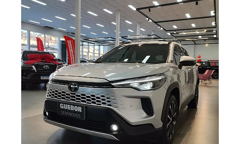 Toyota Corolla Cross...