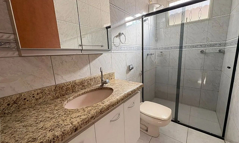 Casa Com 3 Dormitóri...