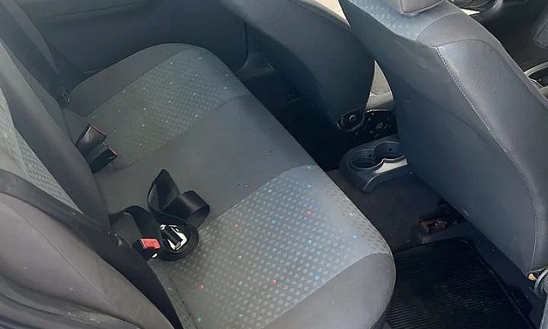 Volkswagen Polo Seda...