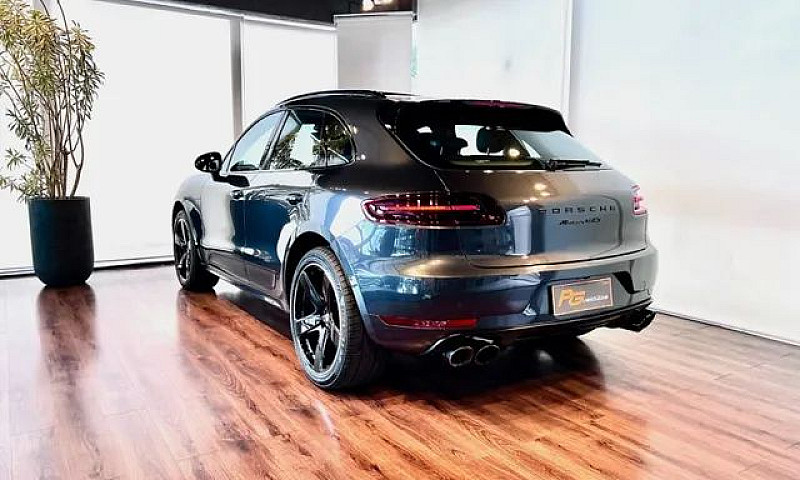 Porsche Macan Gts...