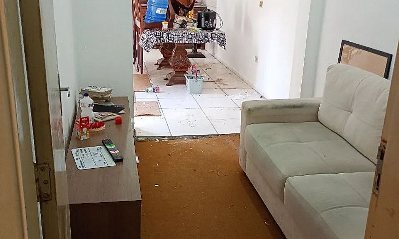 Alugo Casa-Apto Cent...
