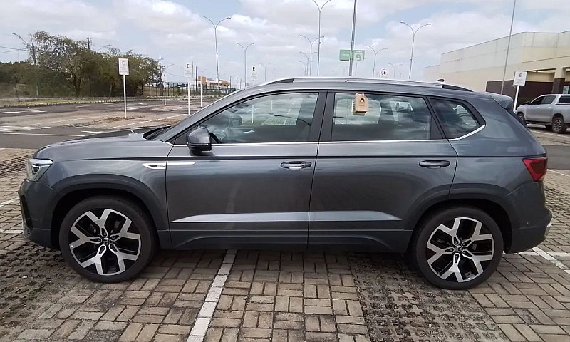 Volkswagen Taos High...