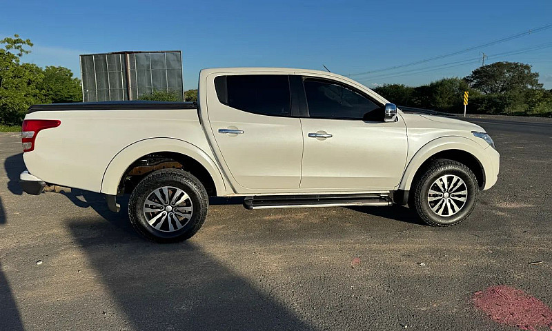 Mitsubishi L200 Trit...