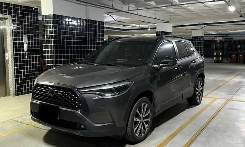 Toyota Corolla Cross...