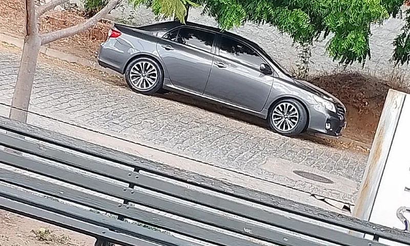 Toyota Corolla Gli 1...