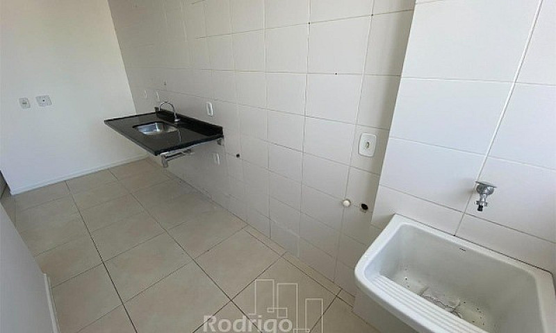 *Apto 2 Qtos C/Suíte...