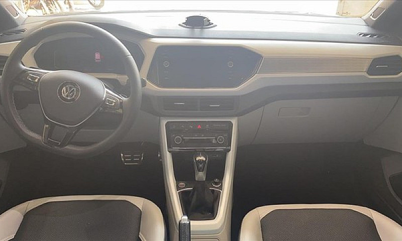Volkswagen T-Cross 1...