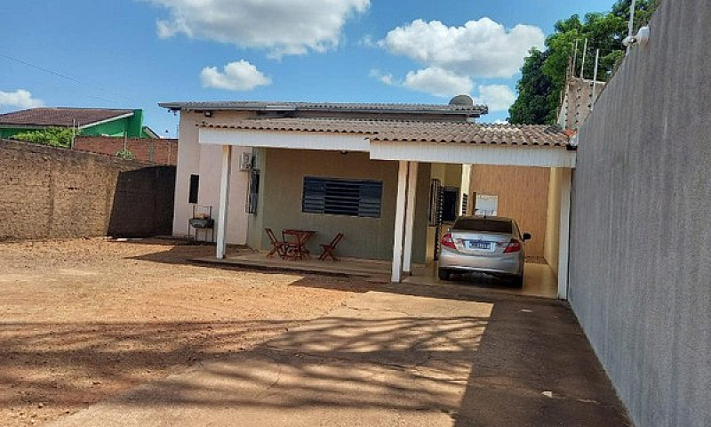 Vendo Belíssima Casa...