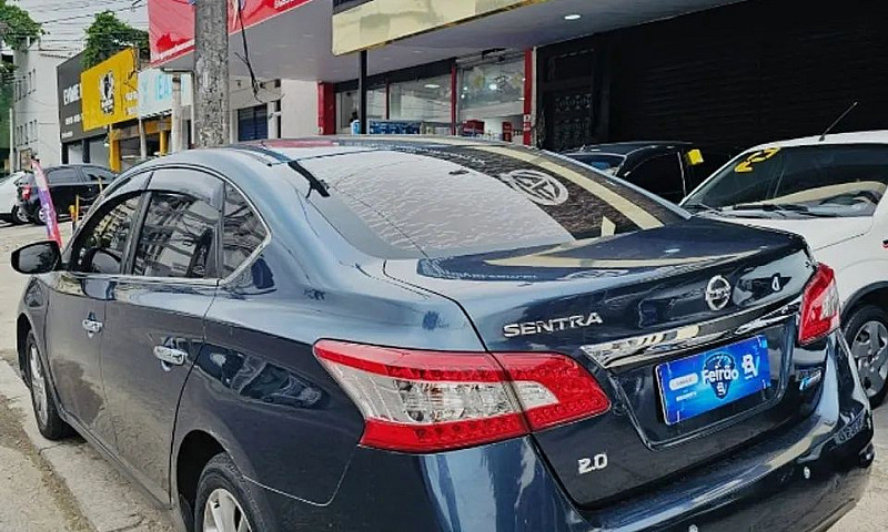 Nissan Sentra Sv 2.0...