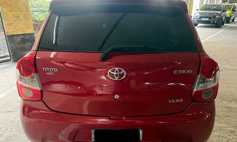 Toyota Etios Xs 1.5 ...