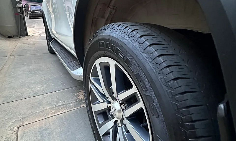 Toyota Hilux Sw4 Srx...