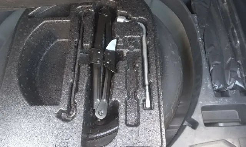 Toyota Corolla Cross...