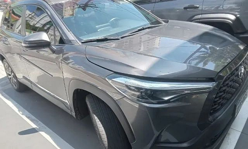 Toyota Corolla Cross...