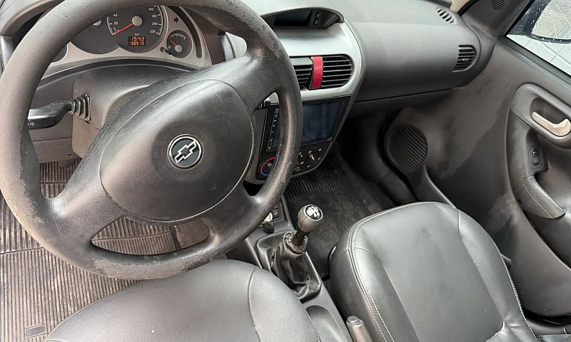 Chevrolet Corsa Sed....