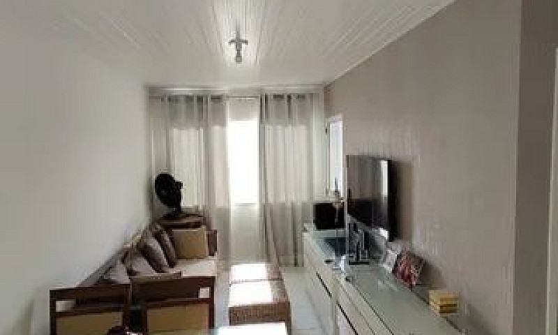 Casa De 2/4 Condomín...