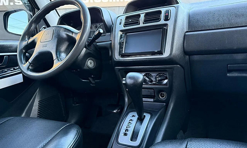 Mitsubishi Pajero Tr...