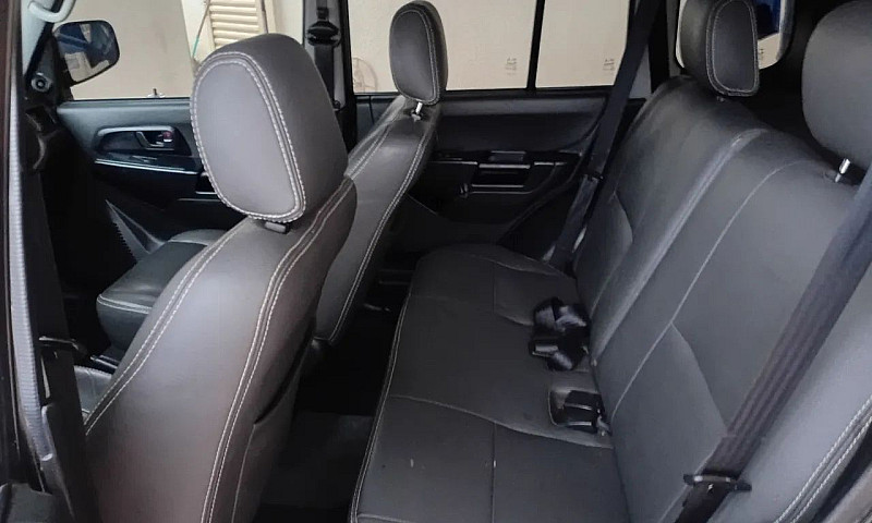 Mitsubishi Pajero Tr...