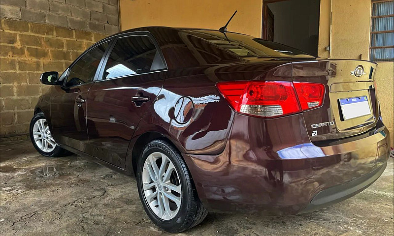 Kia Motors Cerato 1....