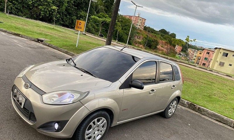 Vendo Ford Fiesta Ha...