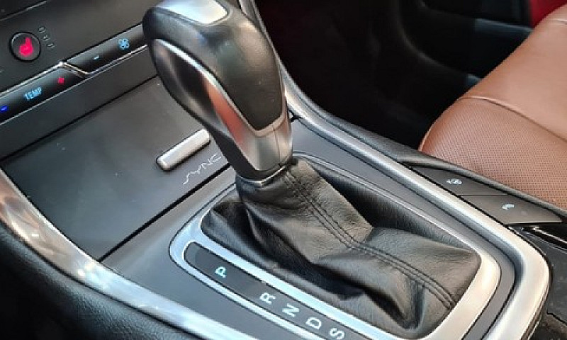 Ford Edge Titanium 2...