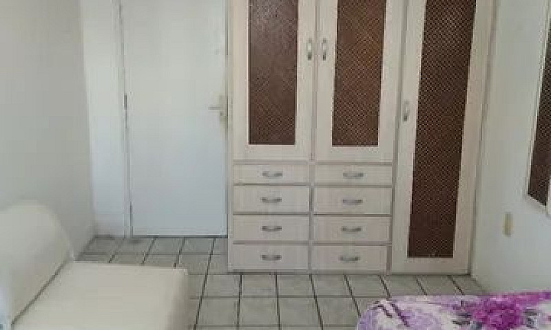 Quarto Para Moças Em...