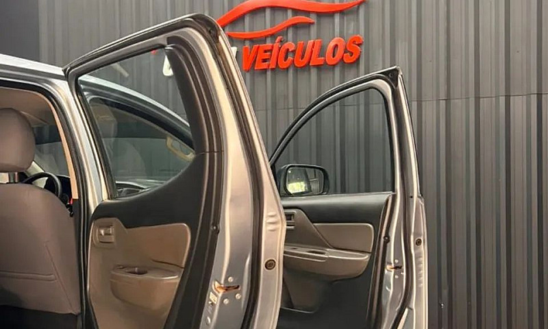 Mitsubishi L200 Trit...