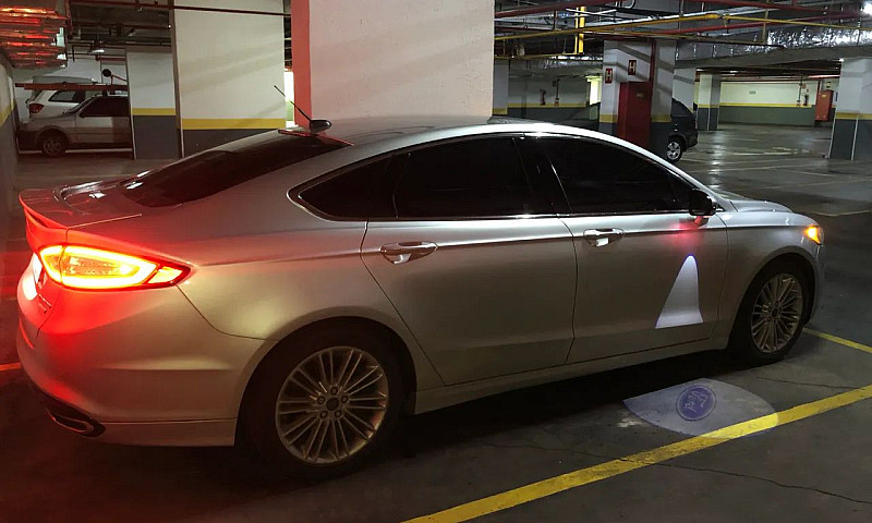Ford Fusion Titanium...