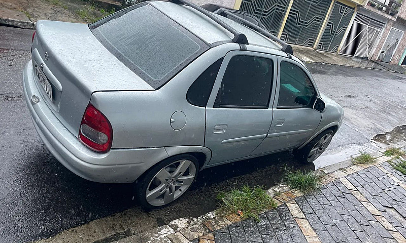 Chevrolet Corsa Seda...
