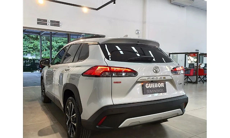 Toyota Corolla Cross...