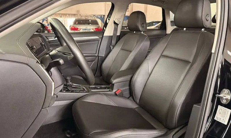 Volkswagen Jetta Com...