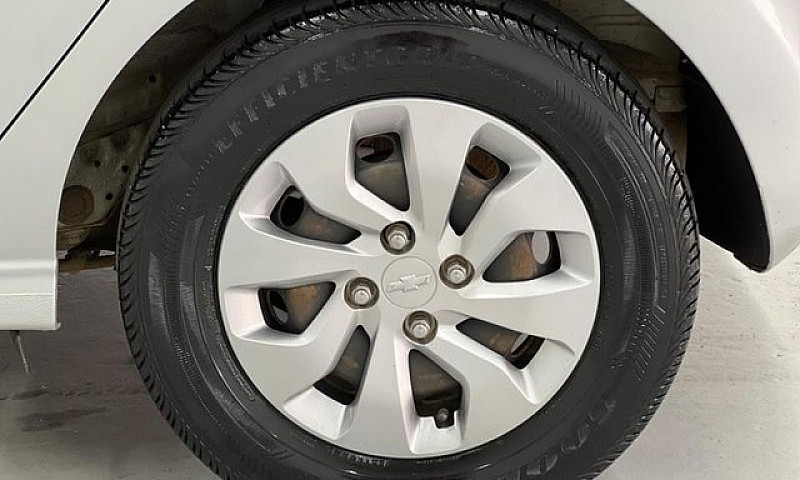 Chevrolet Onix Joy 2...
