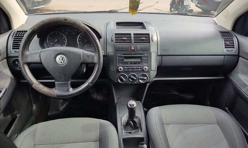 Polo Sedan 1.6 Compl...