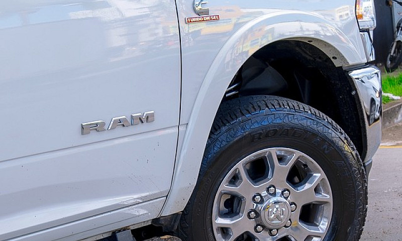 Ram 2500 Laramie  6....