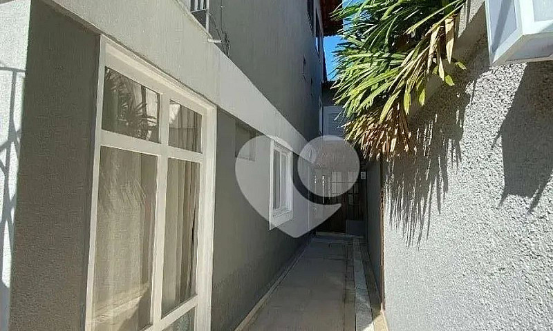 Casa Com 5 Dormitóri...