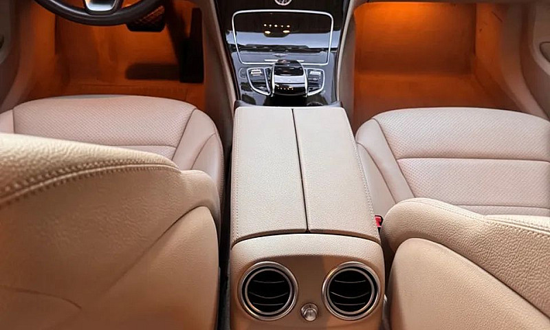 Mercedes-Benz C180 E...