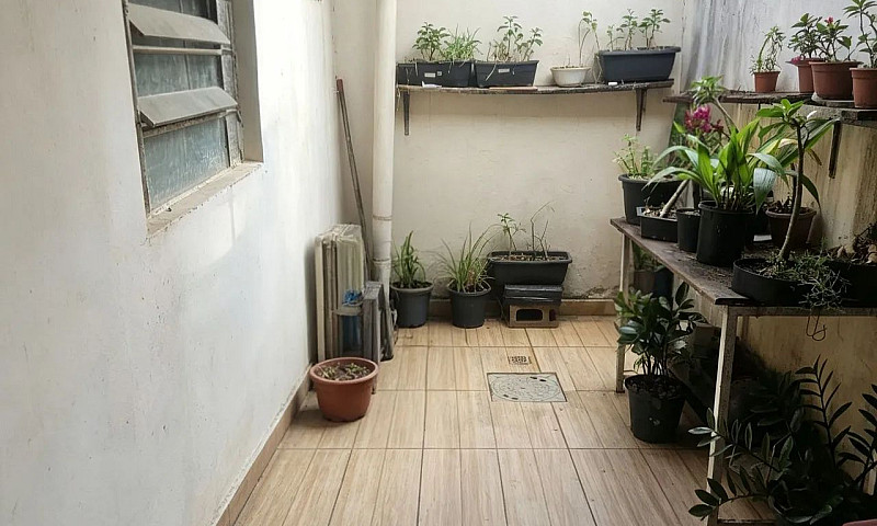 Duas Casas E Um Cômo...