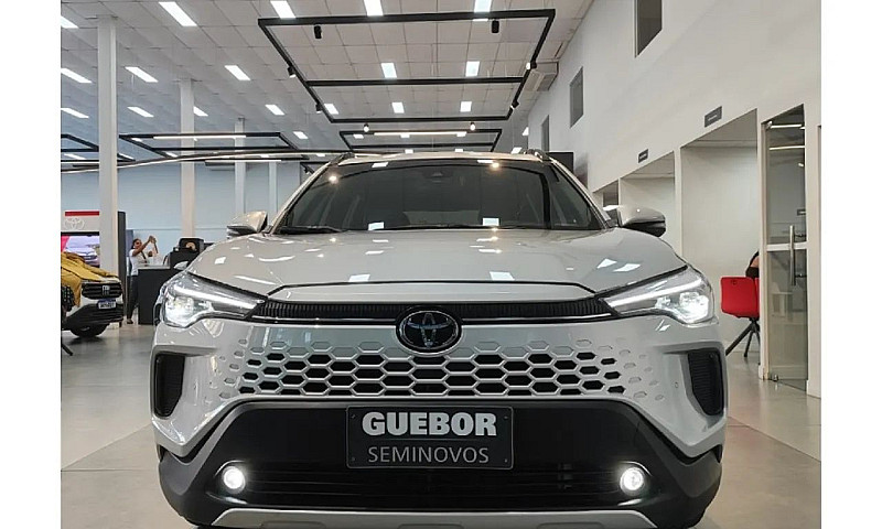 Toyota Corolla Cross...