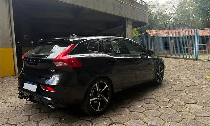 Volvo V40 T-5 R-Desi...