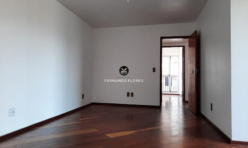 Imóvel Com Amplas Pe...