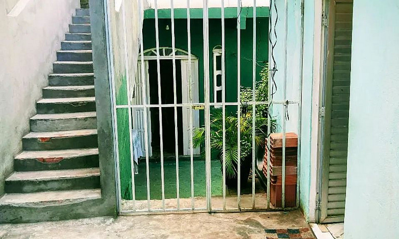 Vendo Casa Com Um Po...