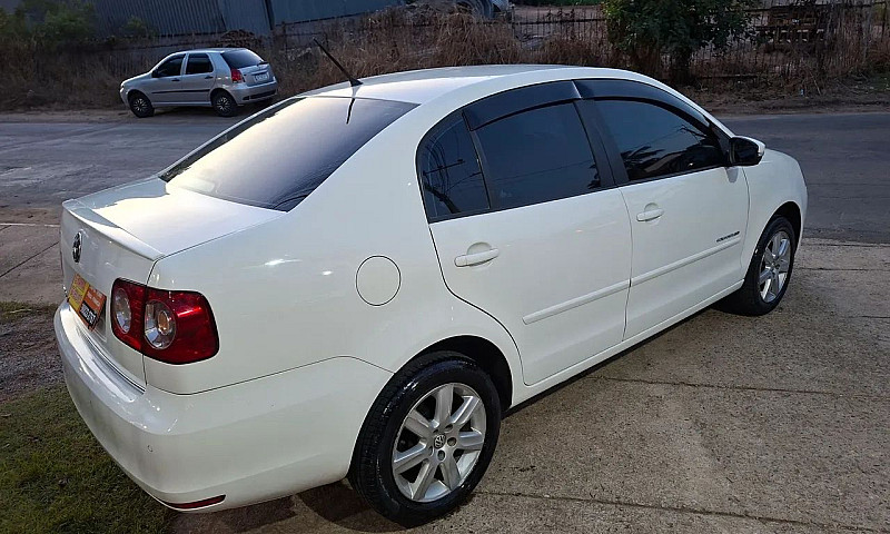 Volkswagen Polo Sed....