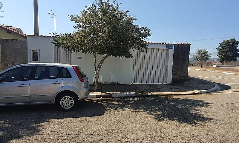 Casa Ampla Em Votora...