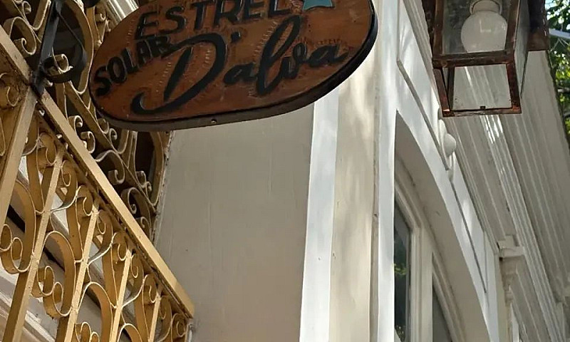 Alugo Casa Térrea Na...
