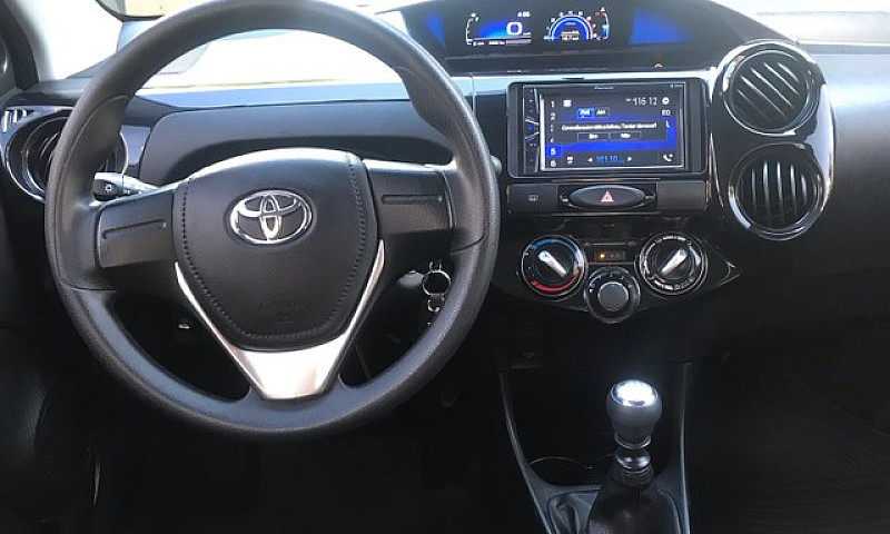 Etios X Sedan 1.5 Ma...