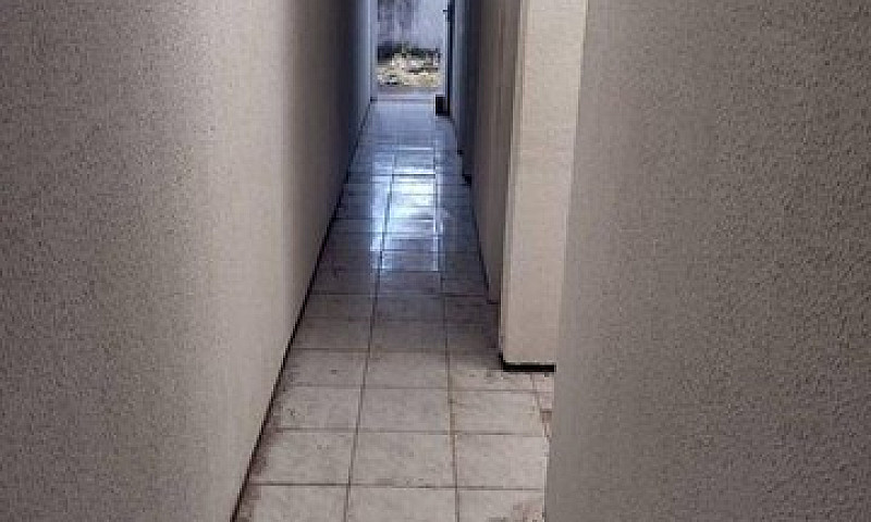 Casa Com 2 Dormitóri...