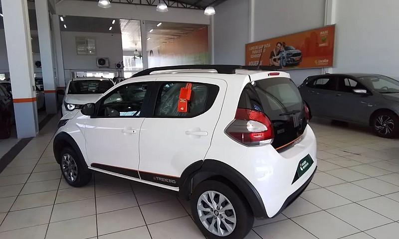 Fiat Mobi Trekking 1...