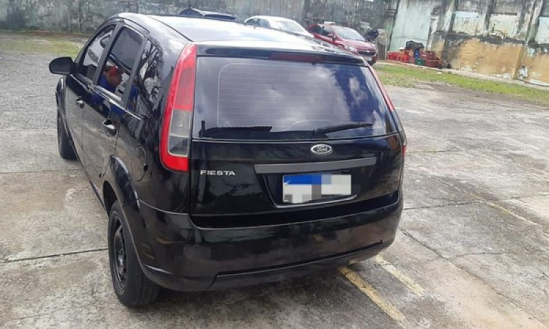 Vende-Se Fiesta Cons...